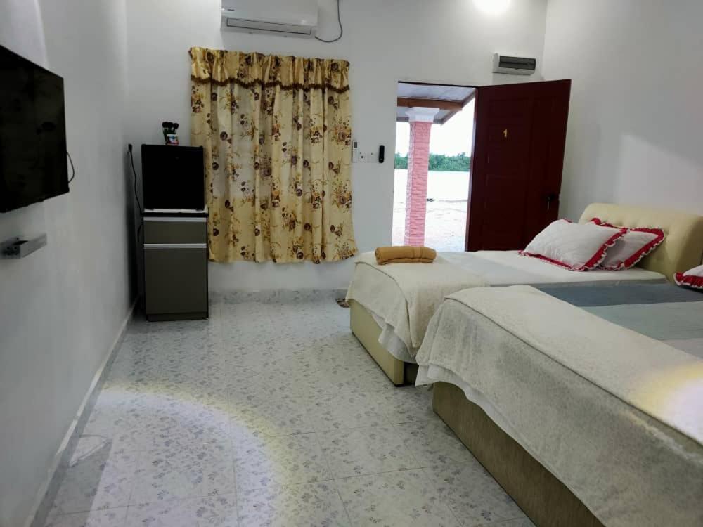 Roomstay Tokbah Demuara Kuala Besut المظهر الخارجي الصورة