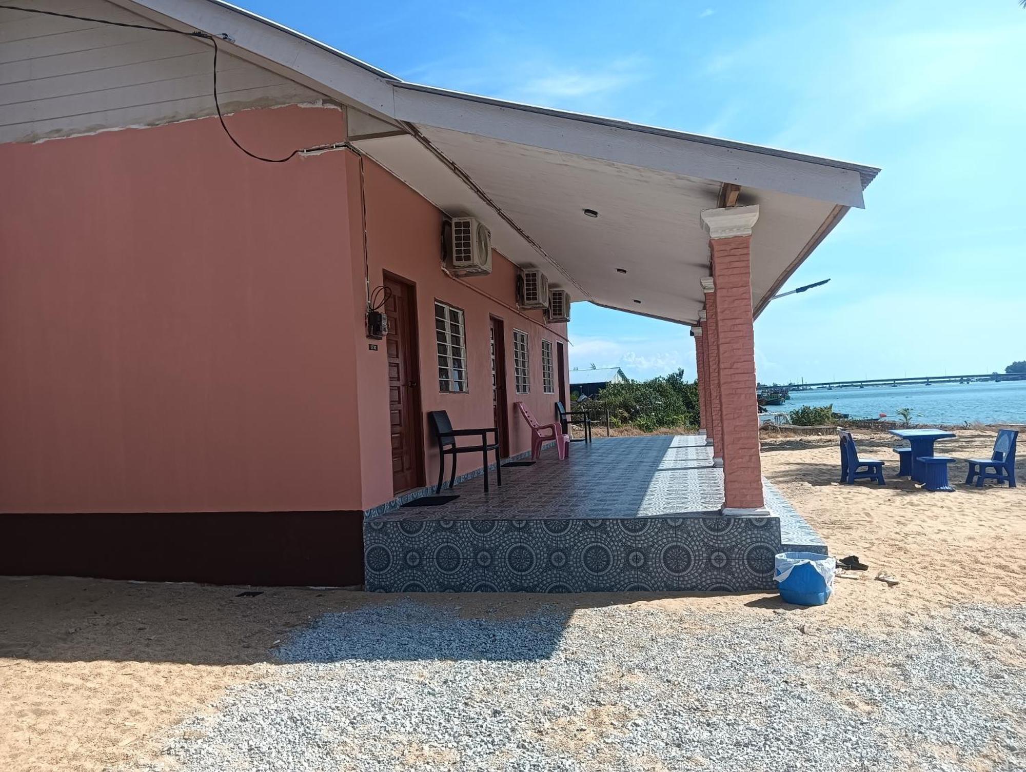 Roomstay Tokbah Demuara Kuala Besut المظهر الخارجي الصورة